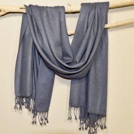 Cashmere muffler in dark gray